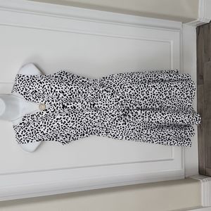 Pt. 9 Women's black and white beautiful Dress size SP
